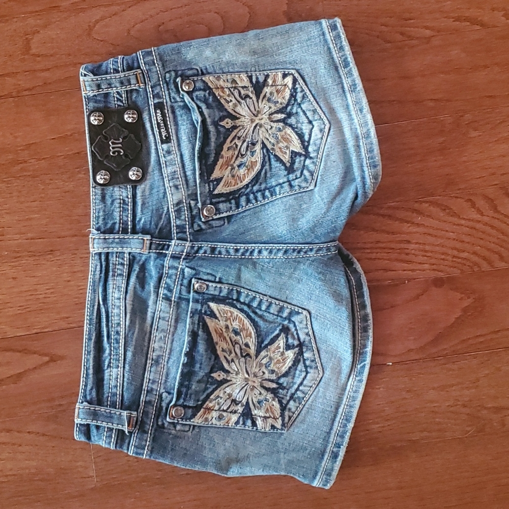 Miss Me low-rise short